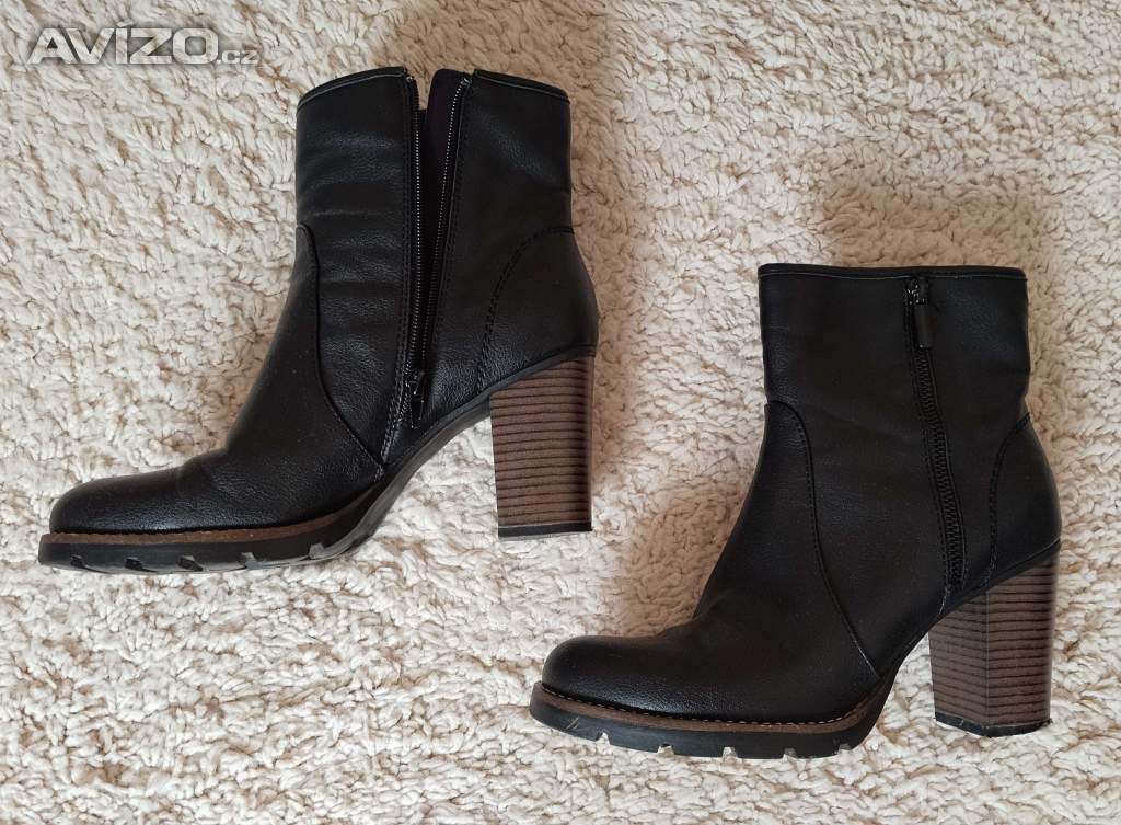 Foto inzerátu Dámské nízké kozačky, vel. 40, Deichmann, jak NEW