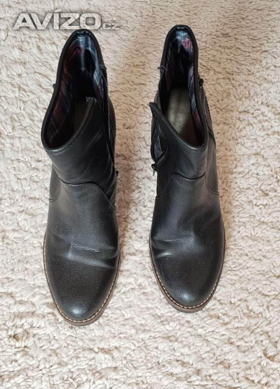 Foto inzerátu Dámské nízké kozačky, vel. 40, Deichmann, jak NEW