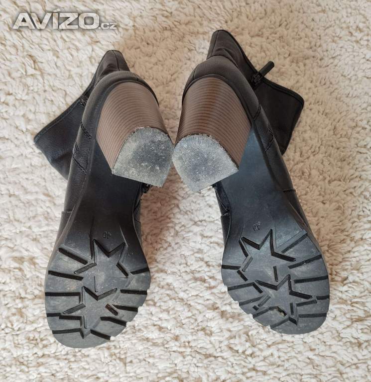 Foto inzerátu Dámské nízké kozačky, vel. 40, Deichmann, jak NEW