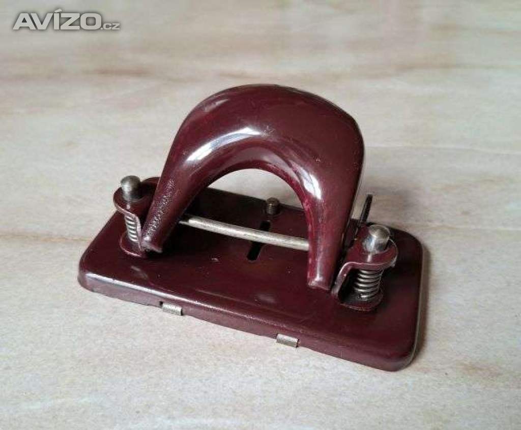 Foto inzerátu Děrovačka kancelářská vintage