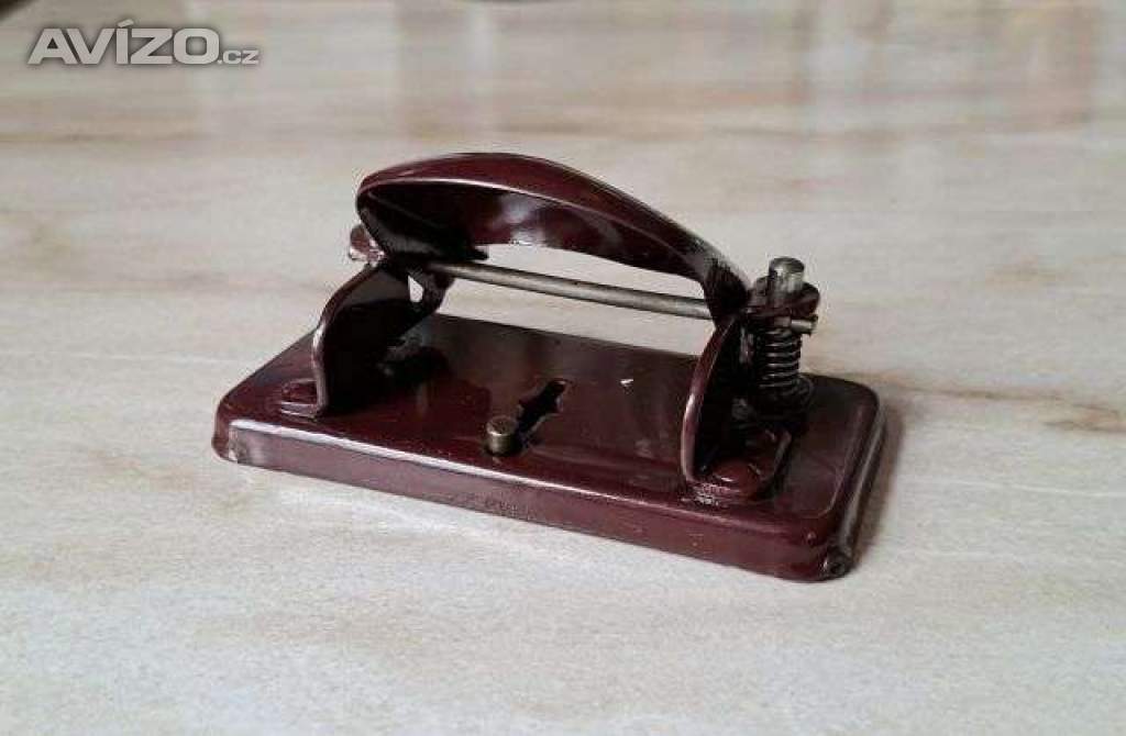 Foto inzerátu Děrovačka kancelářská vintage