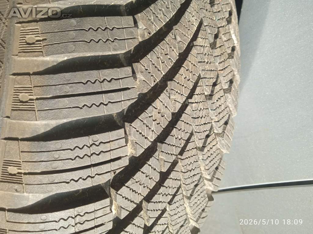 Foto inzerátu Continental 215/55R 16 H XL,450k.c.