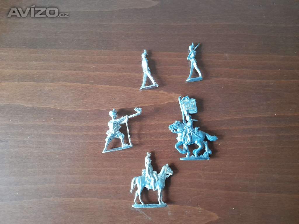 Foto inzerátu Prodej cínových figurek - rytíři, indiáni, vojáci, fantasy.....