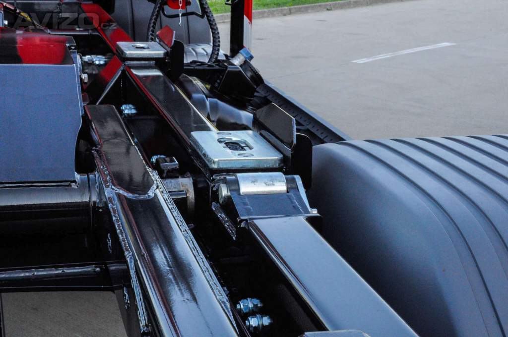 Foto inzerátu MERCEDES-BENZ ATEGO 1218 - NOVÝ HÁKOVÝ NOSIČ KONTEJNERŮ + HYDRAULICKÁ RUKA EU5