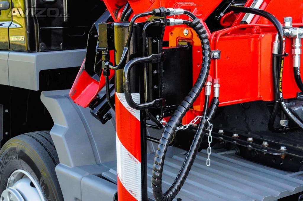Foto inzerátu MERCEDES-BENZ ATEGO 1218 - NOVÝ HÁKOVÝ NOSIČ KONTEJNERŮ + HYDRAULICKÁ RUKA EU5