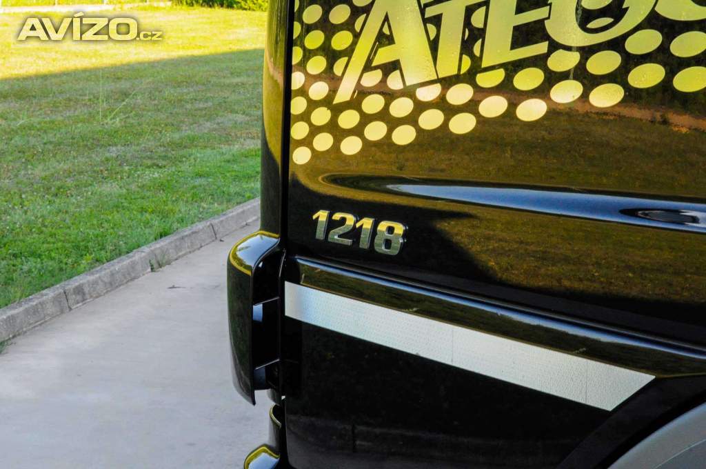 Foto inzerátu MERCEDES-BENZ ATEGO 1218 - NOVÝ HÁKOVÝ NOSIČ KONTEJNERŮ + HYDRAULICKÁ RUKA EU5