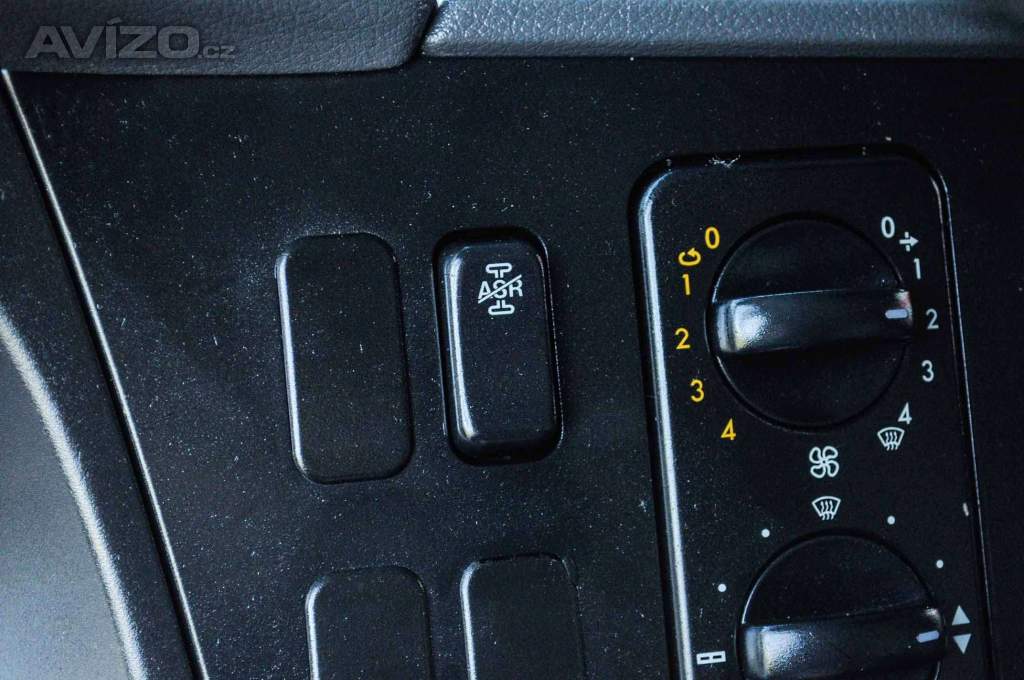 Foto inzerátu MERCEDES-BENZ ATEGO 1218 - NOVÝ HÁKOVÝ NOSIČ KONTEJNERŮ + HYDRAULICKÁ RUKA EU5