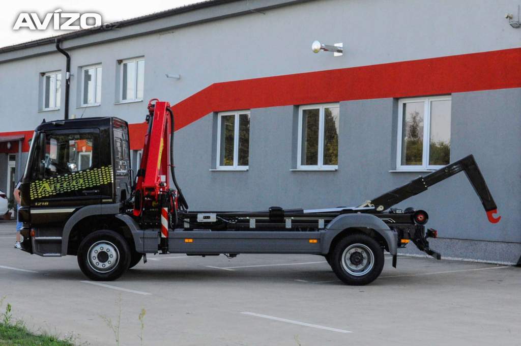 Foto inzerátu MERCEDES-BENZ ATEGO 1218 - NOVÝ HÁKOVÝ NOSIČ KONTEJNERŮ + HYDRAULICKÁ RUKA EU5