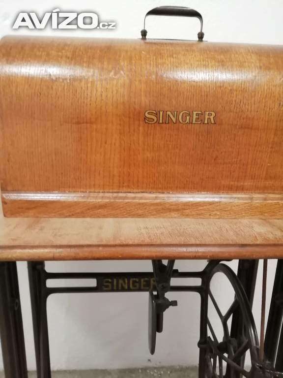 Foto inzerátu Singer šlapací šicí stroj, funkční