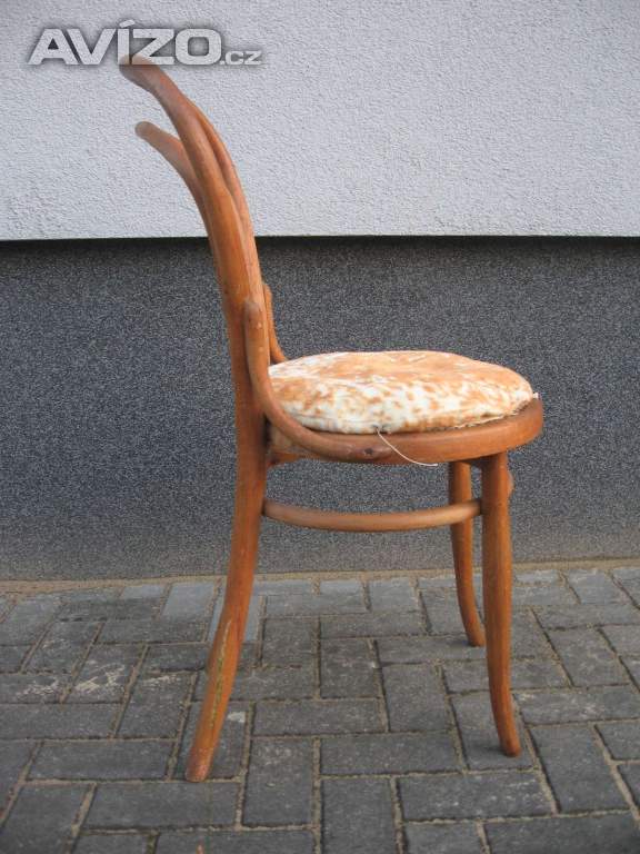 Foto inzerátu STARÁ ŽIDLE THONET - na renovaci 