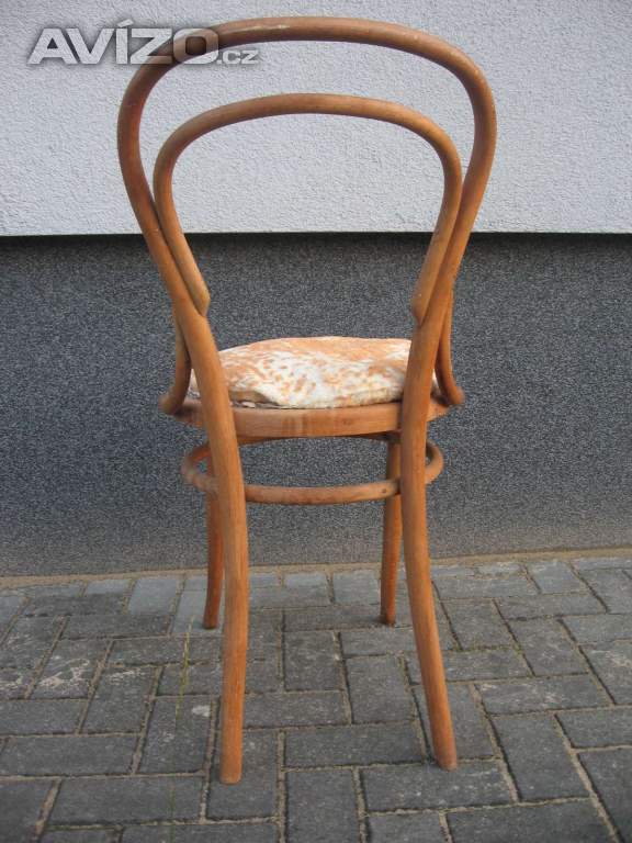 Foto inzerátu STARÁ ŽIDLE THONET - na renovaci 