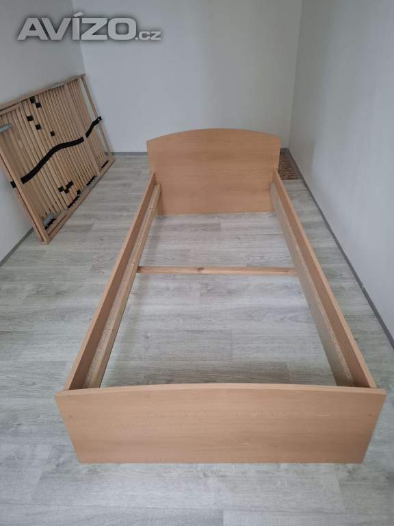 Foto inzerátu Prodam postel s polohovacím roštem