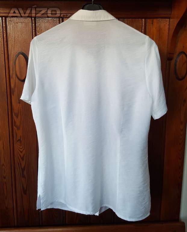 Foto inzerátu Dámská delší bílá košile vel. L/XL