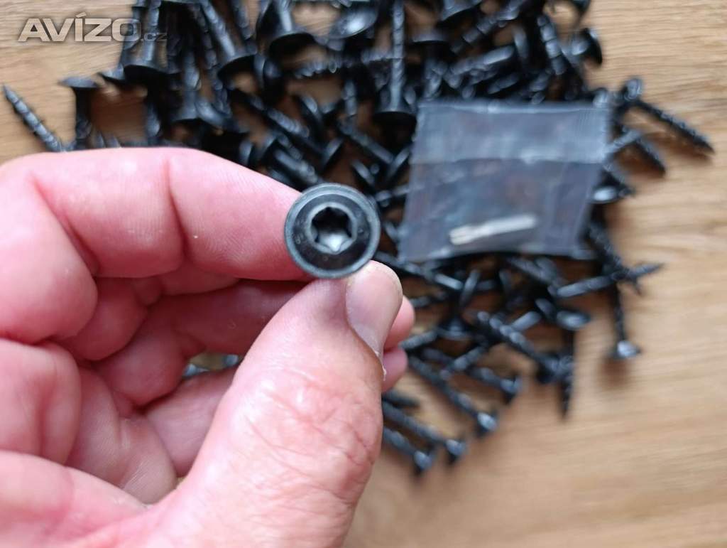 Foto inzerátu Tesařské vruty s talířovou hlavou, ČERNÝ zinek, torx +bit