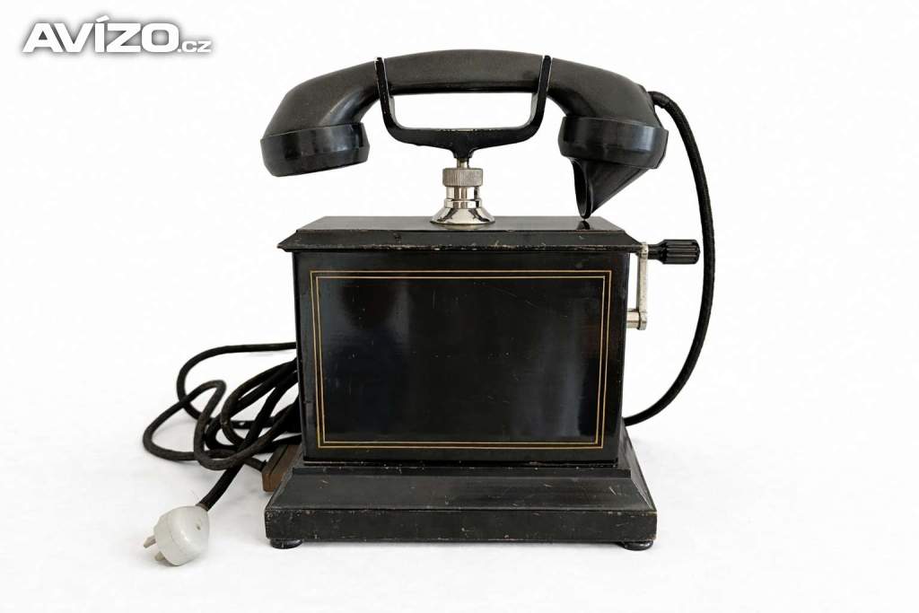 Historický dánský stolní telefon Kristian Kirks Telefonfabriker A/S – Horsens, cca 1930–1950