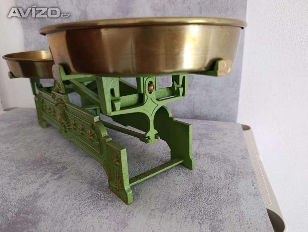 Foto inzerátu Starožitná dvoumisková váha 5 kg Kosmos