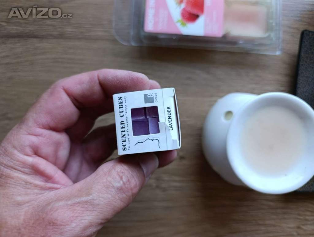 Foto inzerátu Svícen s podložkou, plech hrnek, aroma lampa