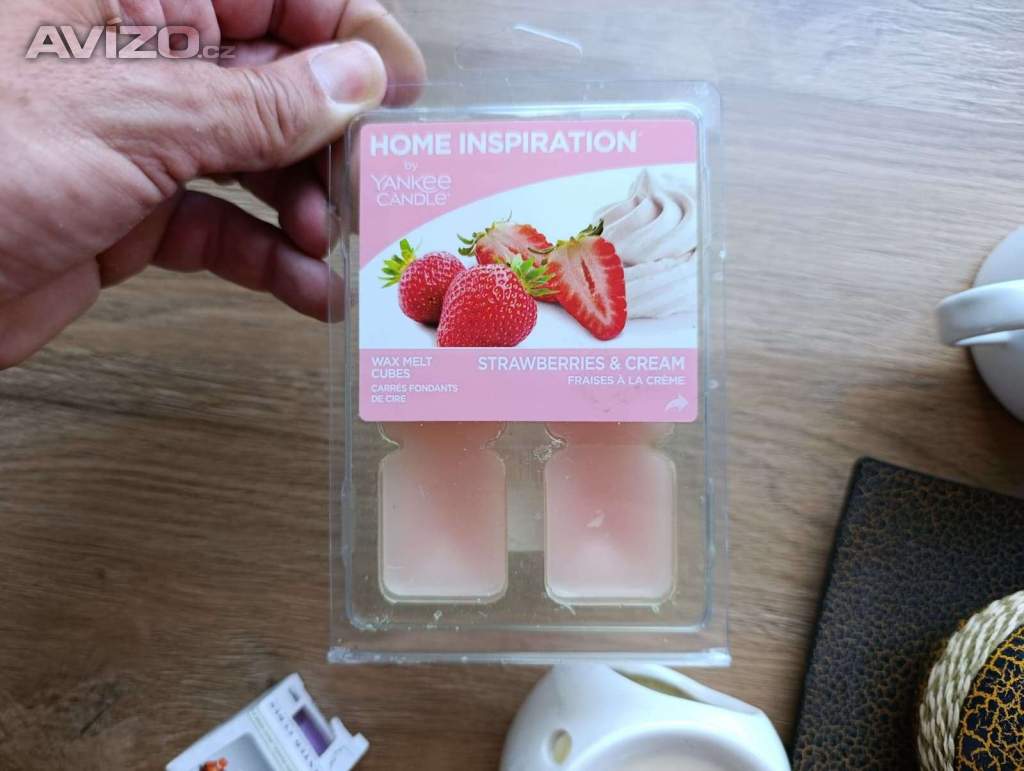 Foto inzerátu Svícen s podložkou, plech hrnek, aroma lampa