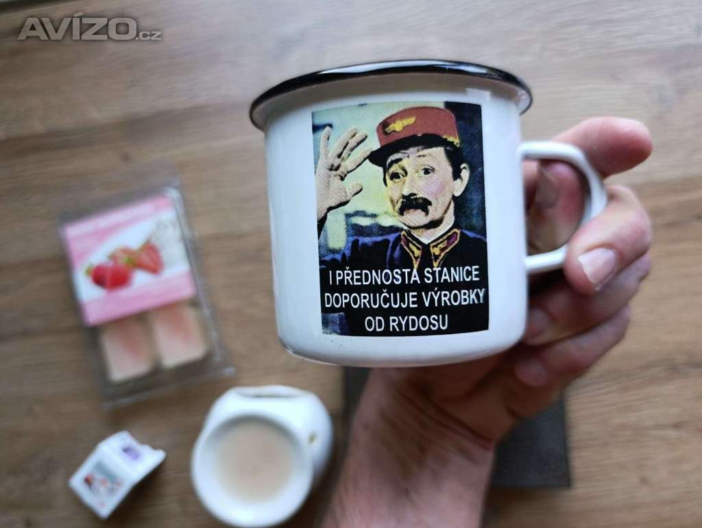 Foto inzerátu Svícen s podložkou, plech hrnek, aroma lampa