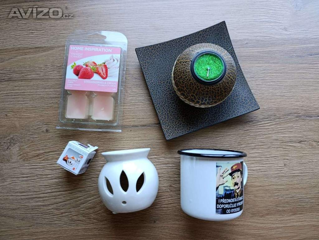 Foto inzerátu Svícen s podložkou, plech hrnek, aroma lampa