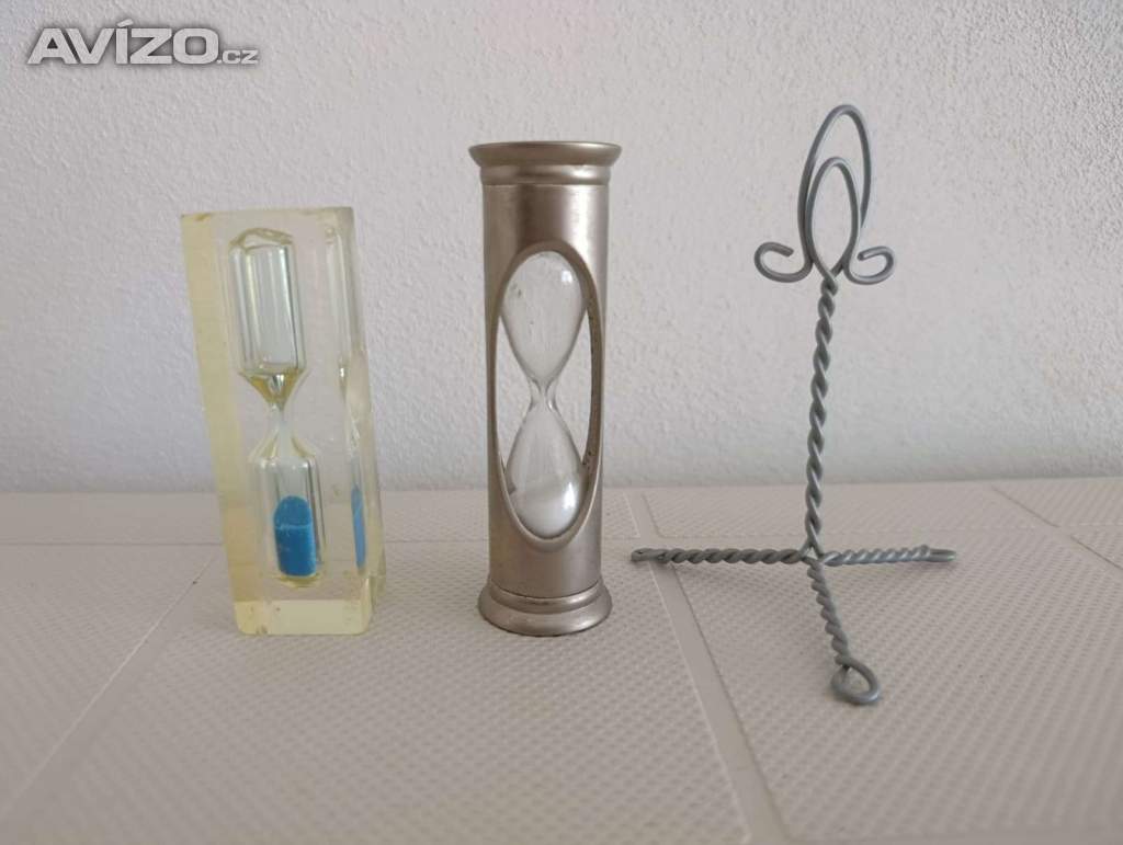 Foto inzerátu 2 x přesýpací hodiny + stojánek