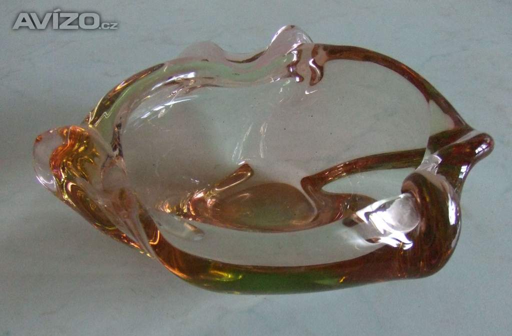 Prodám skleněný popelník