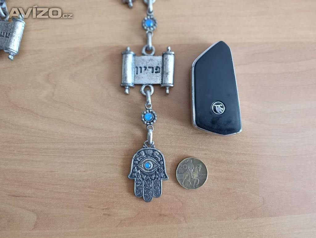 Foto inzerátu Izraelský šperk Hamsa se svitky Tóry – délka 66 cm