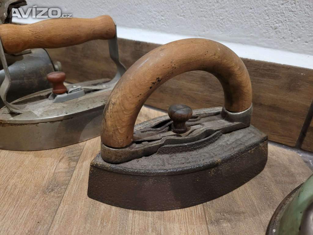 Foto inzerátu Žehličky