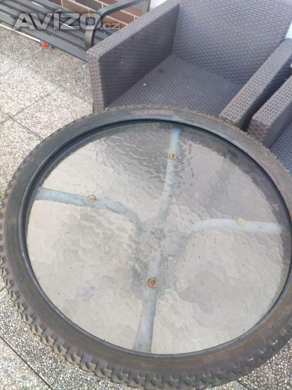 Prodám pneumatiku k horskému kolu 