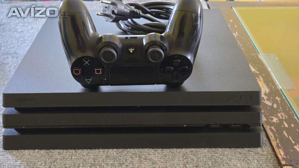 Foto inzerátu Playstation 4 PRO 1TB