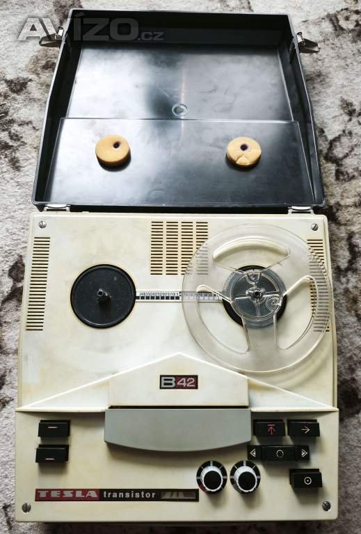 Magnetofon TESLA B42