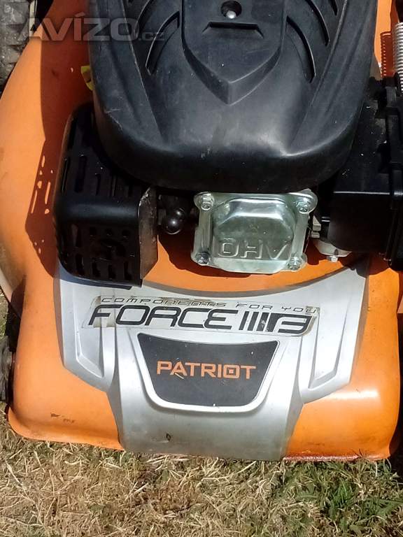 Prodám motorovou sekačku s pojezdem Patriot Ideas  