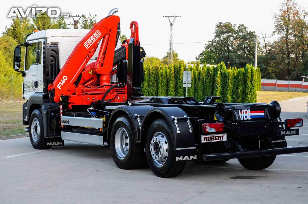 Foto inzerátu MAN TGS 28.320 HÁKOVÝ NOSIČ KONTEJNERŮ + HYDRAULICKÁ RUKA