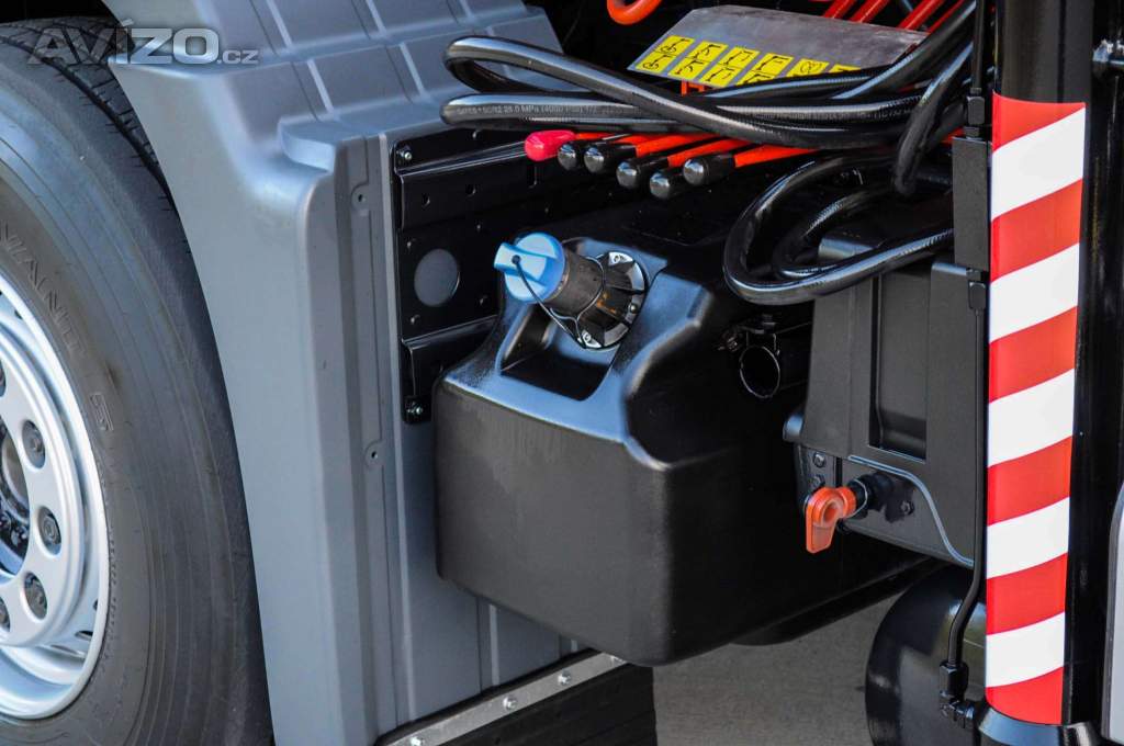 Foto inzerátu MAN TGS 28.320 HÁKOVÝ NOSIČ KONTEJNERŮ + HYDRAULICKÁ RUKA