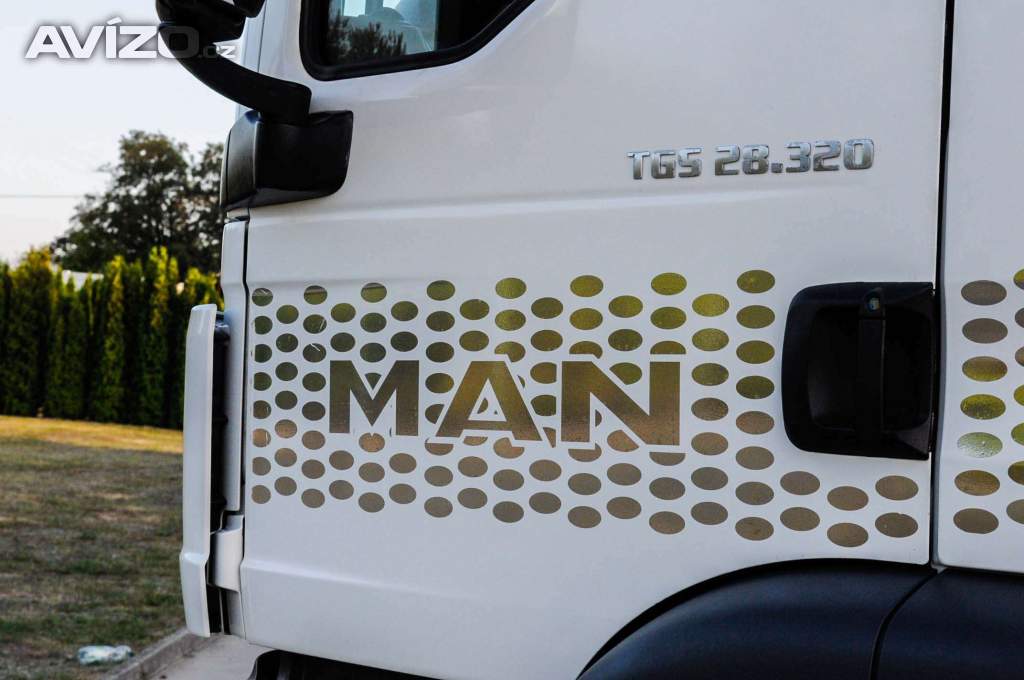 Foto inzerátu MAN TGS 28.320 HÁKOVÝ NOSIČ KONTEJNERŮ + HYDRAULICKÁ RUKA