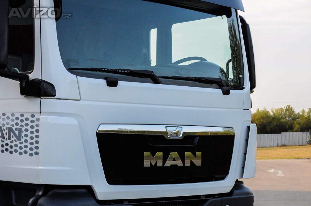 Foto inzerátu MAN TGS 28.320 HÁKOVÝ NOSIČ KONTEJNERŮ + HYDRAULICKÁ RUKA