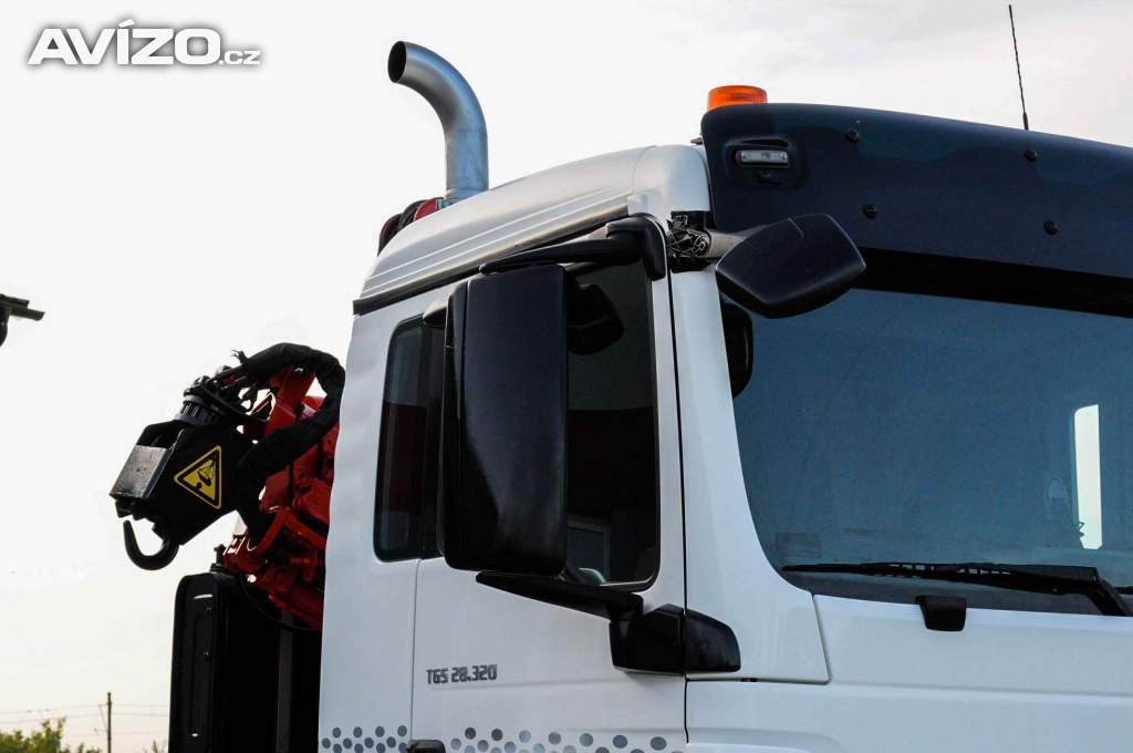 Foto inzerátu MAN TGS 28.320 HÁKOVÝ NOSIČ KONTEJNERŮ + HYDRAULICKÁ RUKA