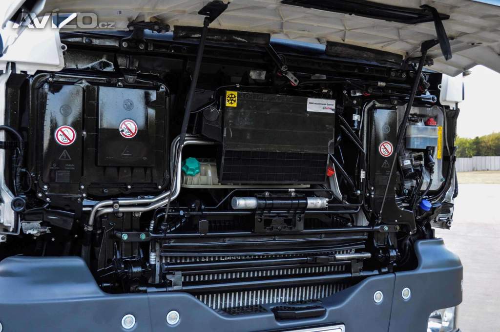 Foto inzerátu MAN TGS 28.320 HÁKOVÝ NOSIČ KONTEJNERŮ + HYDRAULICKÁ RUKA