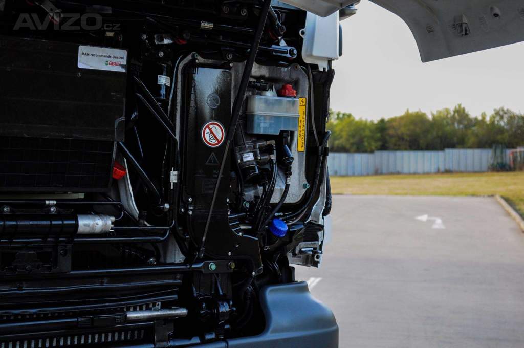 Foto inzerátu MAN TGS 28.320 HÁKOVÝ NOSIČ KONTEJNERŮ + HYDRAULICKÁ RUKA