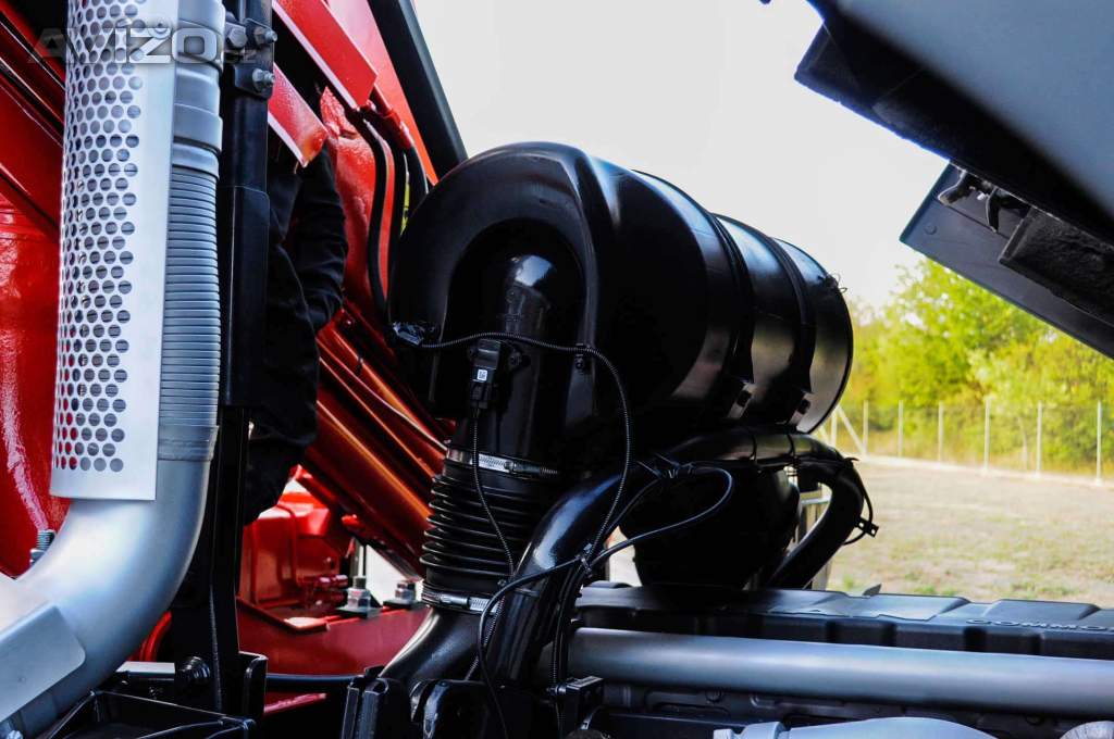 Foto inzerátu MAN TGS 28.320 HÁKOVÝ NOSIČ KONTEJNERŮ + HYDRAULICKÁ RUKA