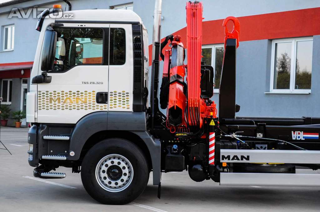 Foto inzerátu MAN TGS 28.320 HÁKOVÝ NOSIČ KONTEJNERŮ + HYDRAULICKÁ RUKA