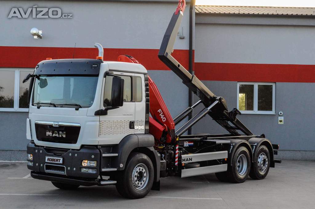 Foto inzerátu MAN TGS 28.320 HÁKOVÝ NOSIČ KONTEJNERŮ + HYDRAULICKÁ RUKA