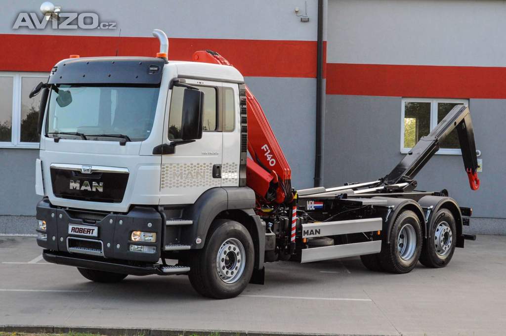 Foto inzerátu MAN TGS 28.320 HÁKOVÝ NOSIČ KONTEJNERŮ + HYDRAULICKÁ RUKA