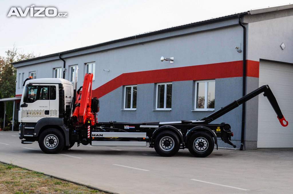 Foto inzerátu MAN TGS 28.320 HÁKOVÝ NOSIČ KONTEJNERŮ + HYDRAULICKÁ RUKA