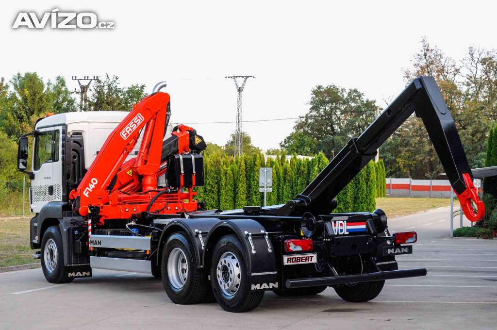 Foto inzerátu MAN TGS 28.320 HÁKOVÝ NOSIČ KONTEJNERŮ + HYDRAULICKÁ RUKA