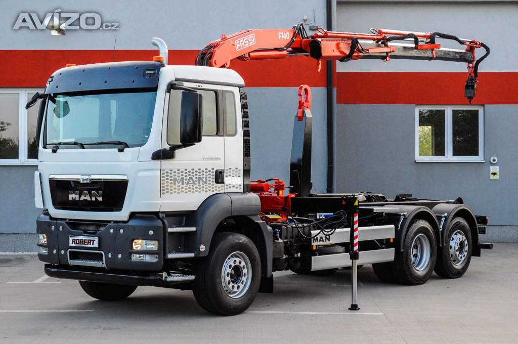 Foto inzerátu MAN TGS 28.320 HÁKOVÝ NOSIČ KONTEJNERŮ + HYDRAULICKÁ RUKA