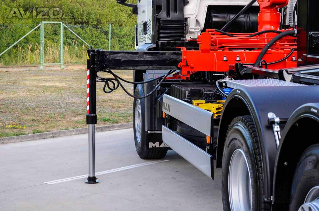 Foto inzerátu MAN TGS 28.320 HÁKOVÝ NOSIČ KONTEJNERŮ + HYDRAULICKÁ RUKA