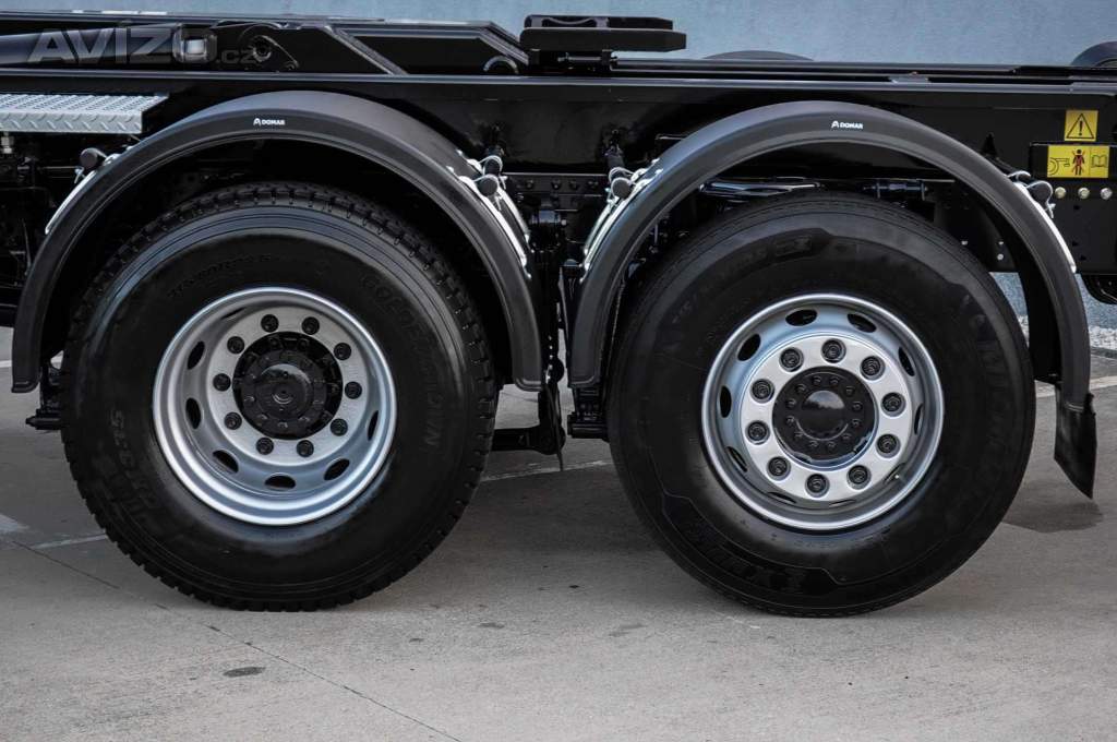Foto inzerátu MAN TGS 28.320 HÁKOVÝ NOSIČ KONTEJNERŮ + HYDRAULICKÁ RUKA
