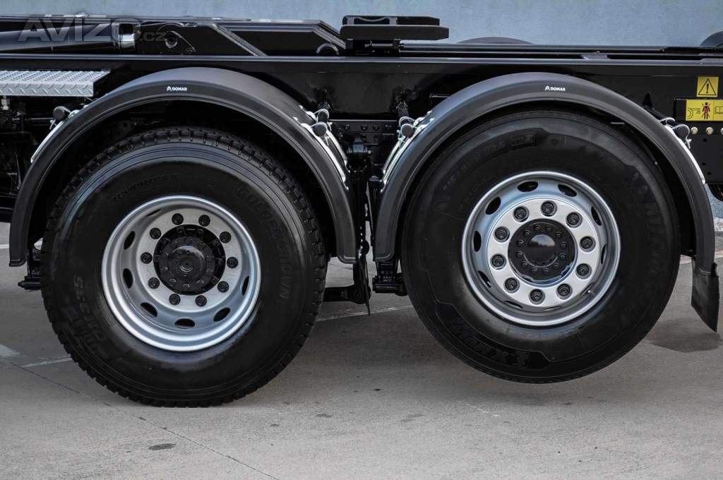 Foto inzerátu MAN TGS 28.320 HÁKOVÝ NOSIČ KONTEJNERŮ + HYDRAULICKÁ RUKA