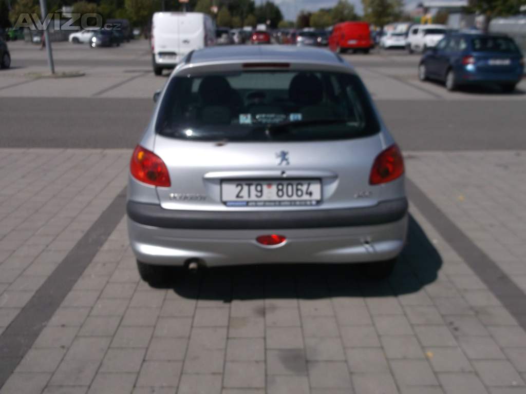 Foto inzerátu  Peugeot 206 1,1 44 kW, po 1.majitelce 86 let